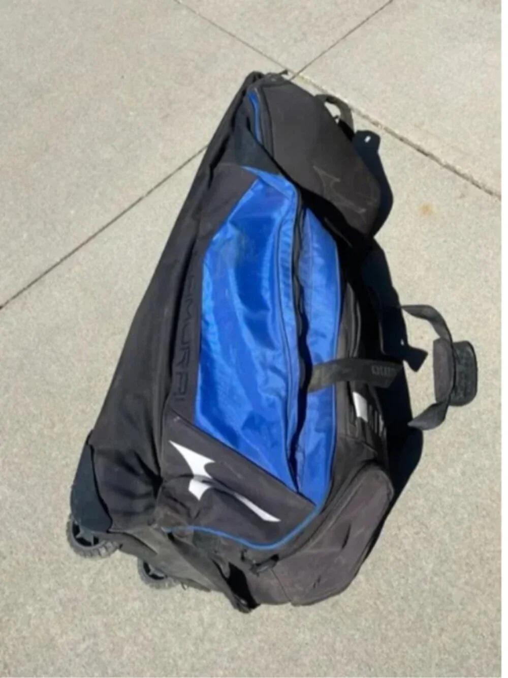 Mizuno Blue and Black Duffel Catcher’s Bag